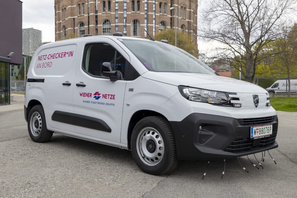 Ein Fahrzeug zur Gasnetzüberprüfung, mit Lamellen und Wiener Netze-Branding