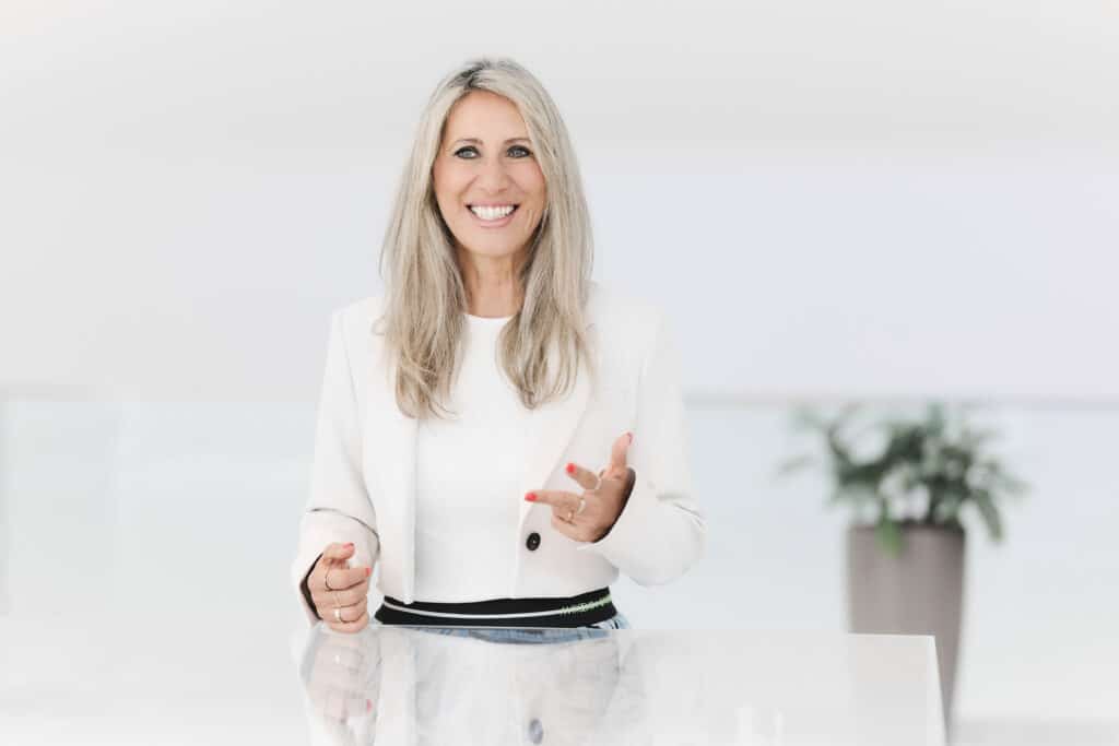 Geschäftsführerin Ilse _Hirt im Gespräch