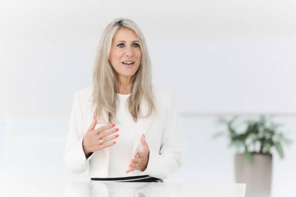 Geschäftsführerin Ilse Hirt im Gespräch